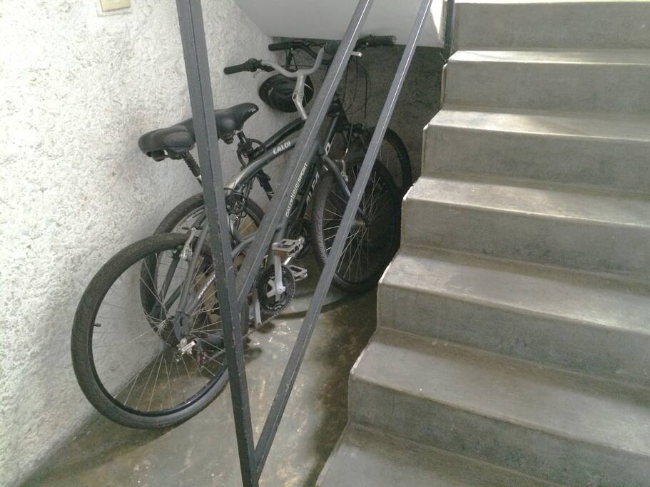 entrance: space for bikes