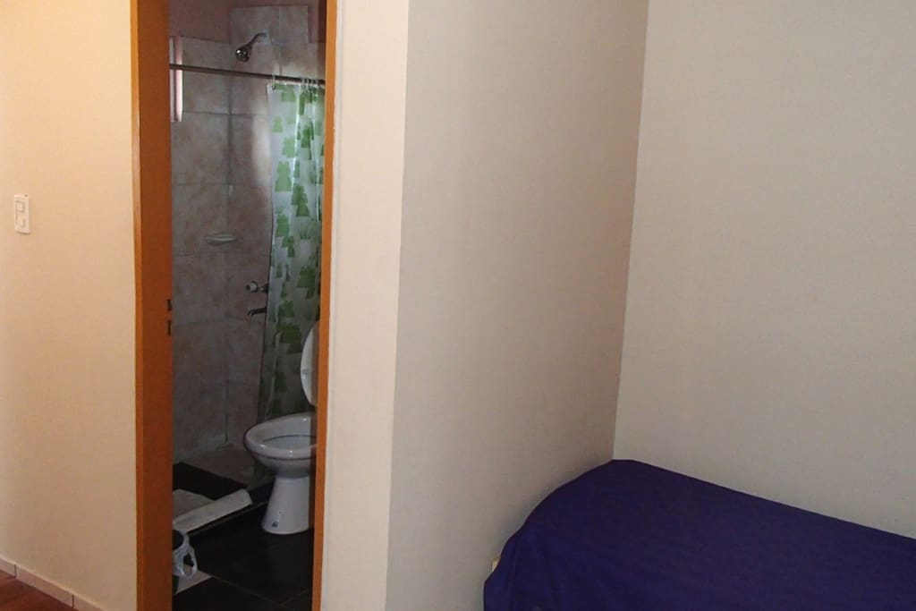Baño privado en la habitacion