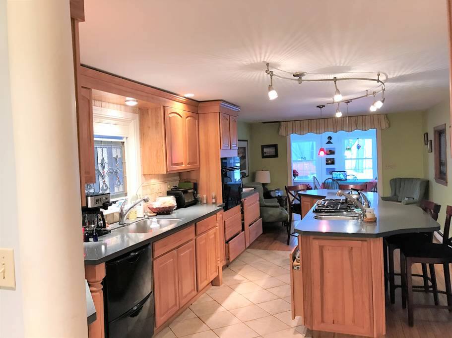Eat in kitchen