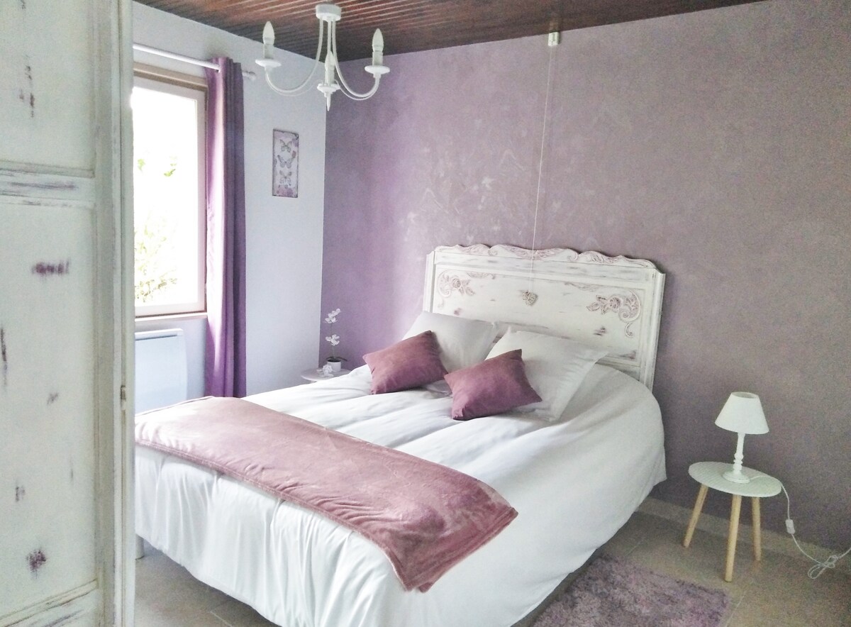 La Chambre avec rangement et lit 140 x 190