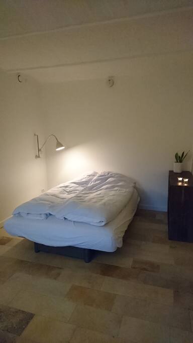 Futon med plads til to personer