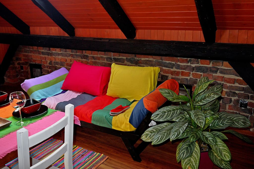 Single sofa, for an extra guest.