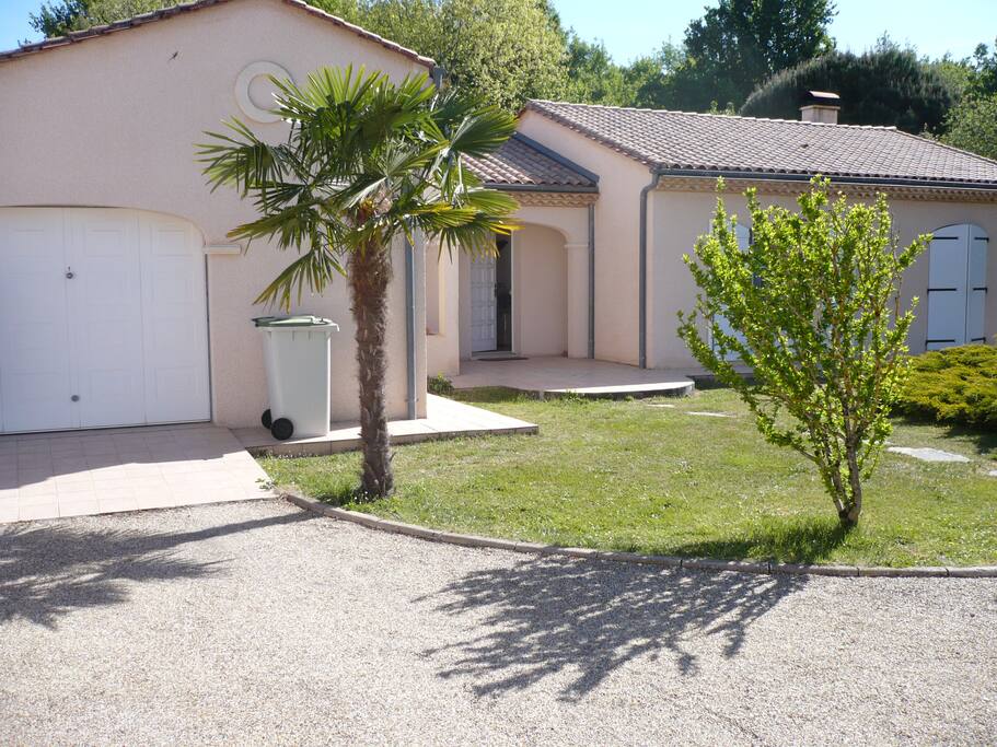 Le devant de la maison