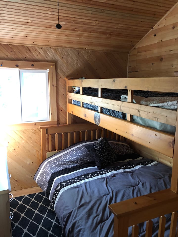 Двойно над единично