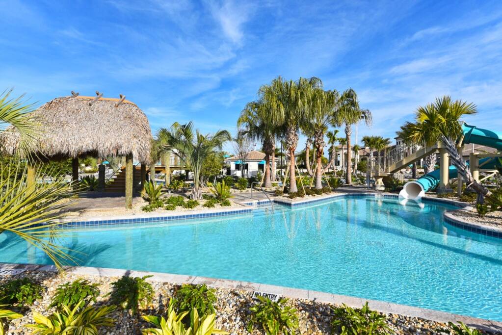 These are some of the facilities you can enjoy in the nearby resorts!