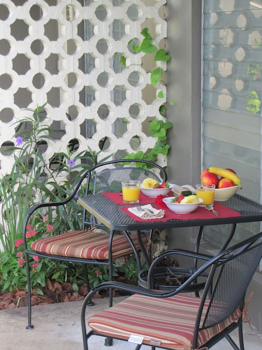 Enjoy breakfast next to the pool