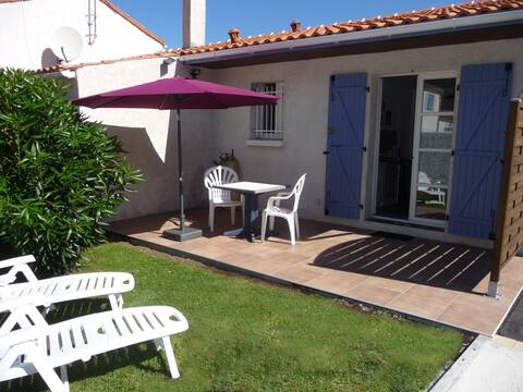 100% independent cottage. Very quiet. Beach 8 min away