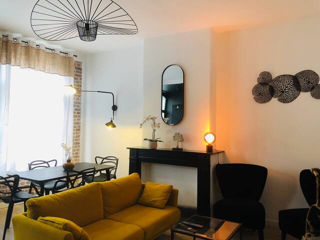 Stylish 3 Bedrooms+ A/C & Private Baths – EU Area gallery image 4