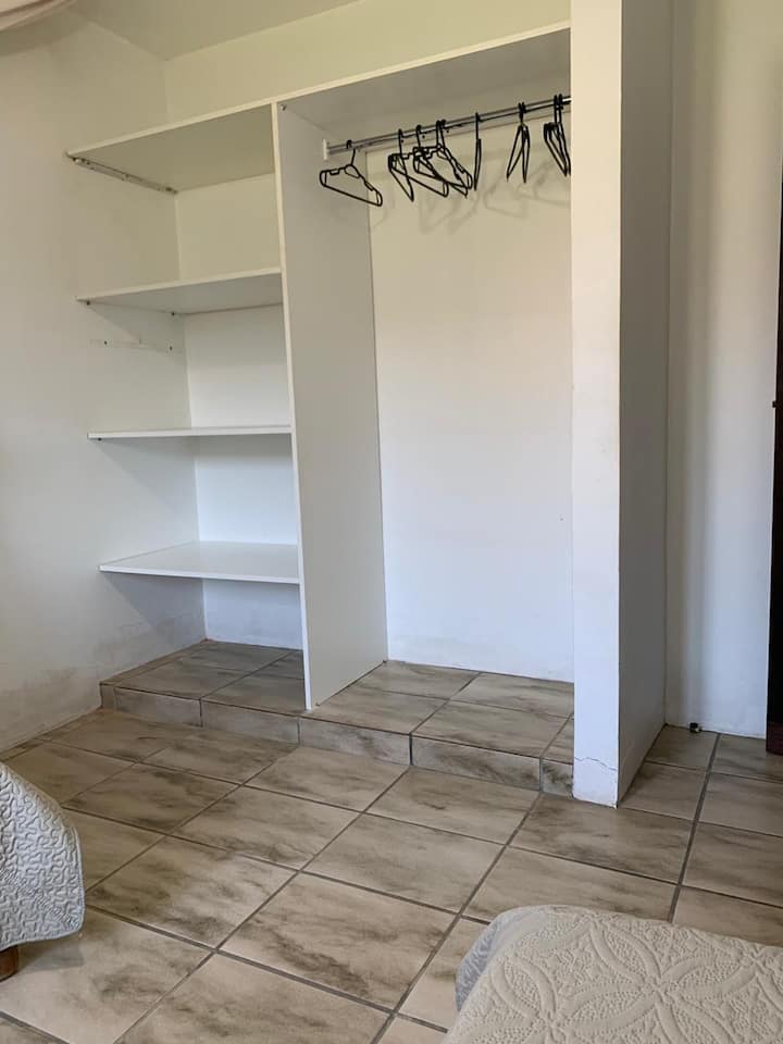 Dhomë gjumi në dollap 2 krevate tek