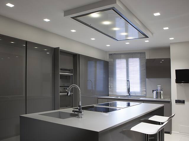 Crystal Skyline Neapolis gallery image 5