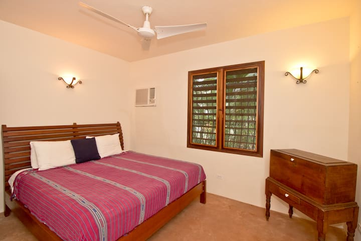 غرفة نوم في الطابق الأرضي 