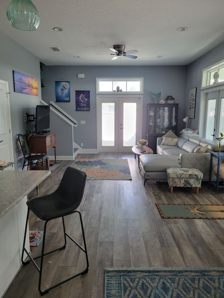"Pura Vida" 2-bedrm Villa W Pool 4 Blocks To Beach - Jacksonville Beach, FL