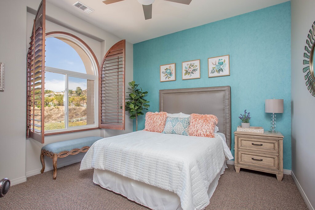 Tirkizna soba, spavaća soba br. 2, bračni krevet (160x200)