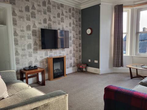 Annan - Entire 2 Bedroom Flat close to town.
