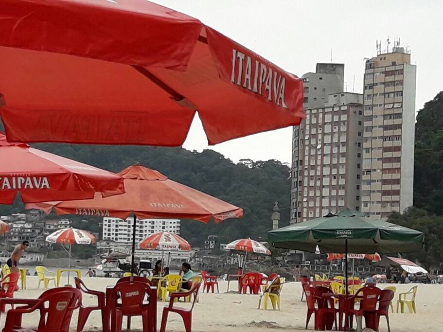 Edifício Martim Afonso (na esquerda)