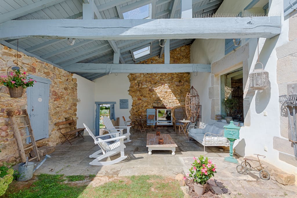 Patio de la ferme ELHORGA