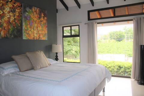 Green Route B&B/Luxury View Suite/Car Rental/Cuisine