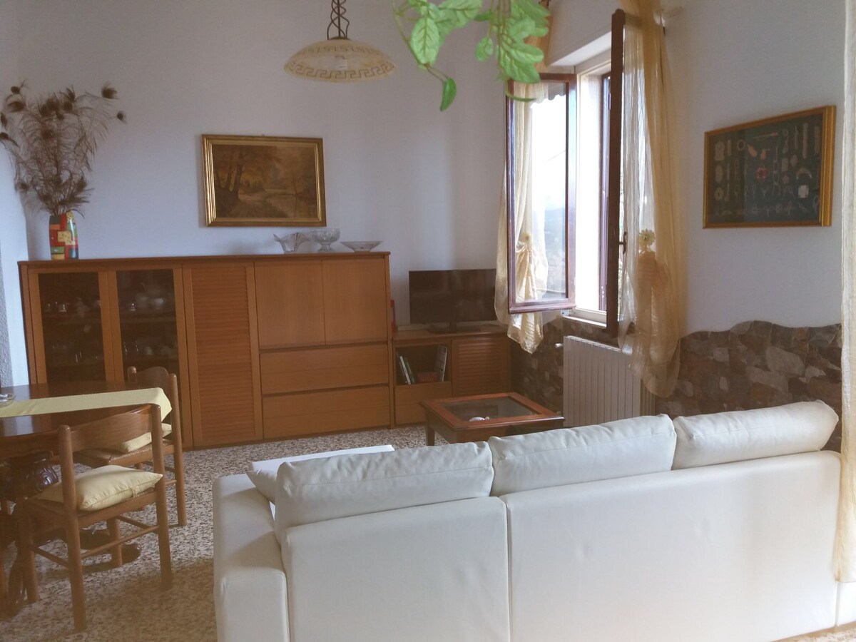 Top Airbnb: Casa Mattia La Spezia CITRA Code 011015-LD-0659 in La Spezia