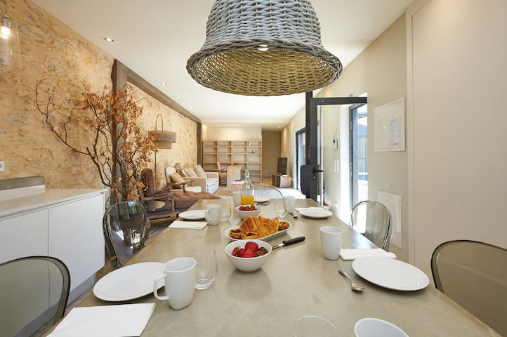 Villa Oasis – splash pool by Portugal Portfolio gallery image 3