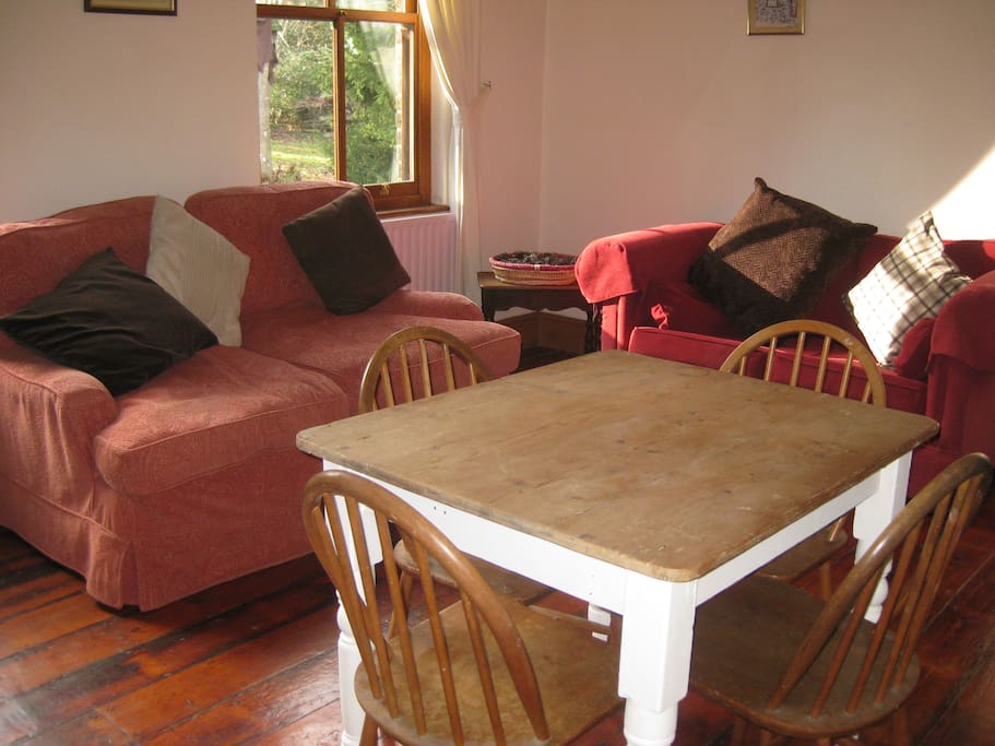The well equipped living space is warm and comfortable.