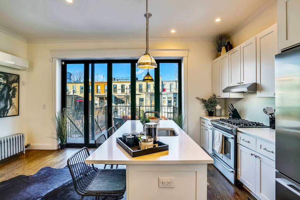 World Class Brooklyn Brownstone Near A C Trains 6 Bedrooms 3 Bathrooms Townhouse In Brooklyn United States World Class Brooklyn Brownstone Near A C Trains 6 Bedrooms 3 Bathrooms Townhouse In Brooklyn United States