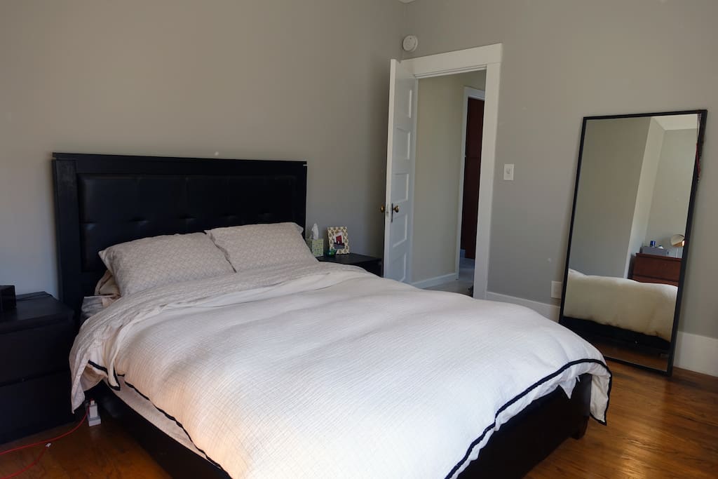 Main bedroom with queen bed