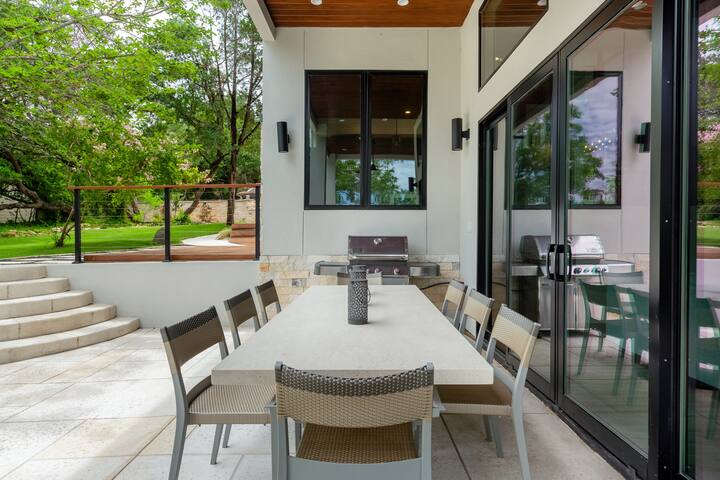 Lake Travis Waterfront Retreat With Dock gallery image 5