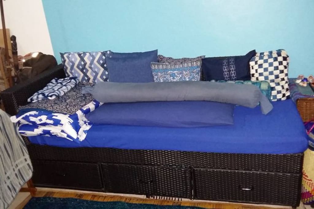 Comfy couch bed