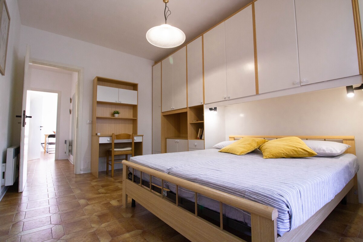 Dhomë gjumi dopio "queen"