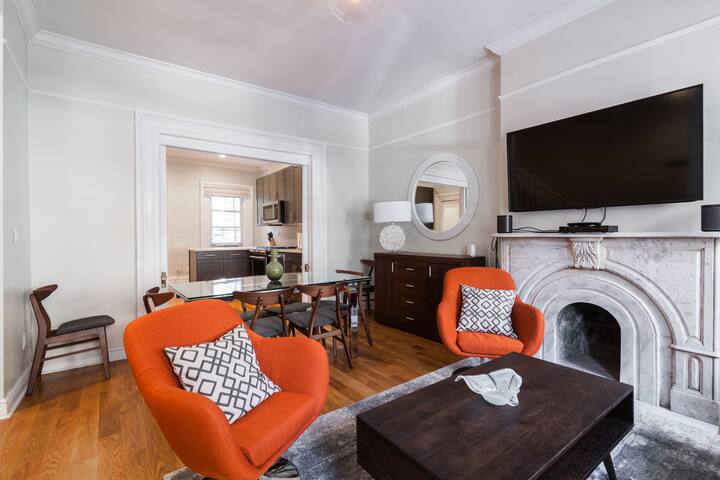 Modern Mid-Century Townhouse in Williamsburg! gallery image 3