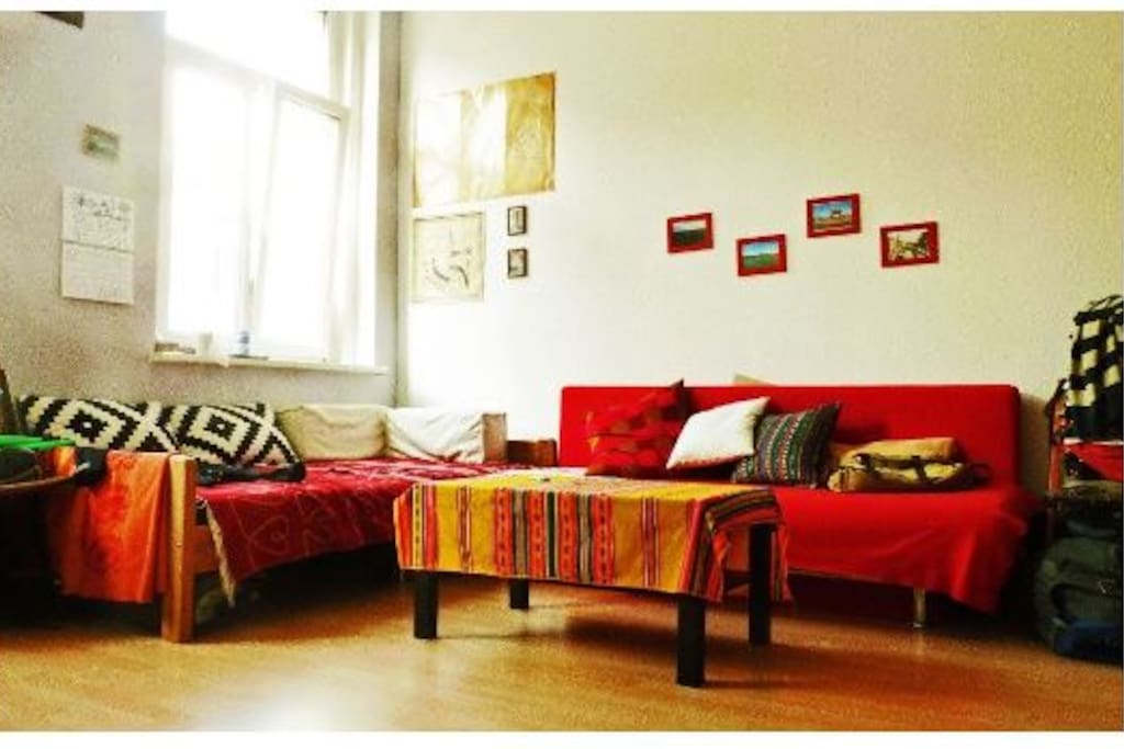 Eckcouch (nicht ganz wie auf dem Foto) im Wohnzimmer