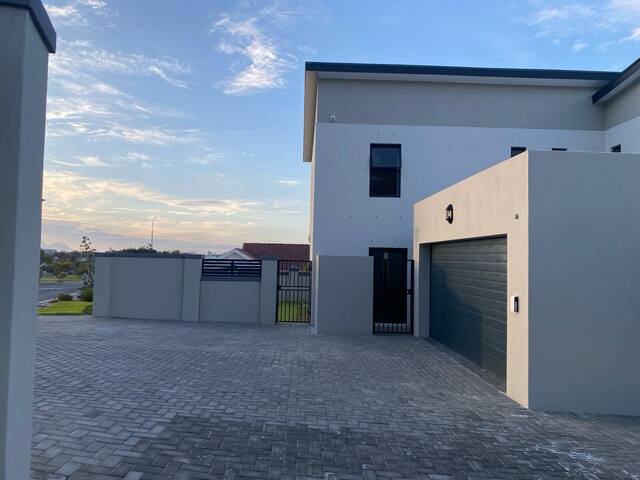 Blue Gum House gallery image 3