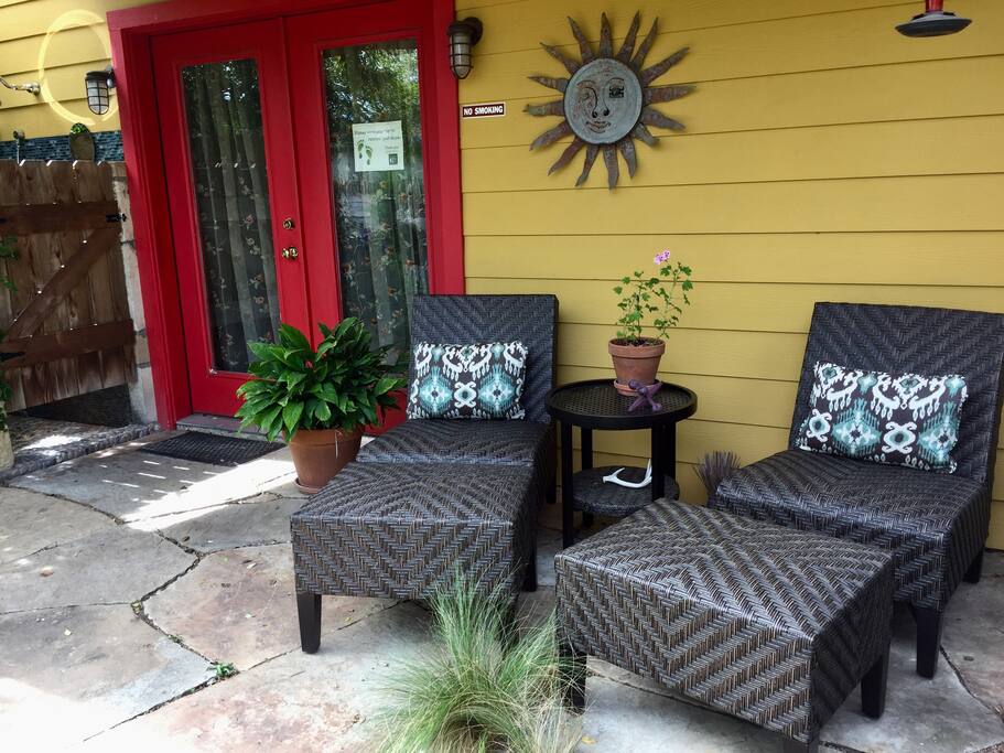 Our new porchin' patio set!