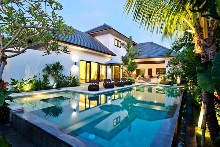 Luxury 3 Br Villa In Canggu 400 M From The Beach Villas A Louer A Kuta Utara Bali Indonesie Luxury 3 Br Villa In Canggu 400 M From The Beach Villas A Louer A Kuta Utara Bali Indonesie