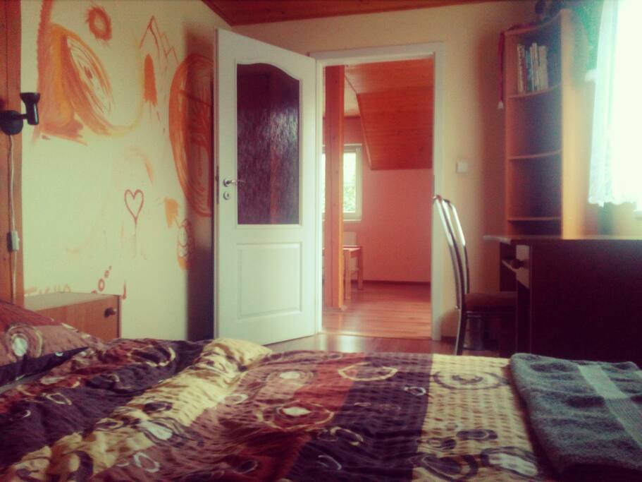 room 1 - průchod do obývacího pokoje
