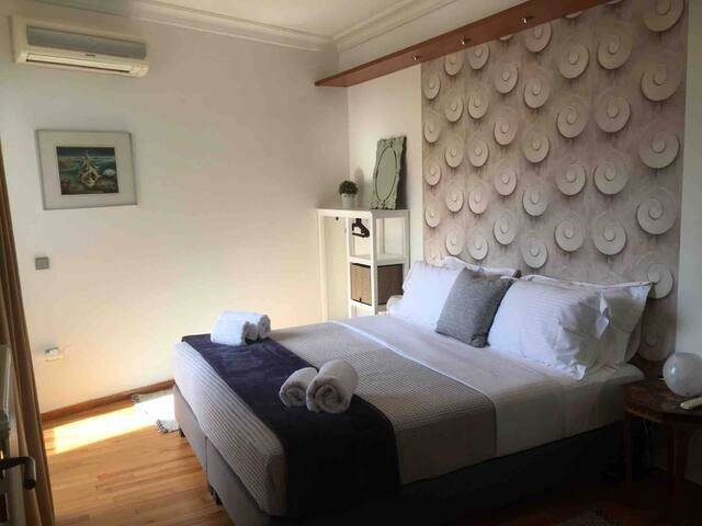 Acropolis View “Peripatos” Apartment gallery image 4