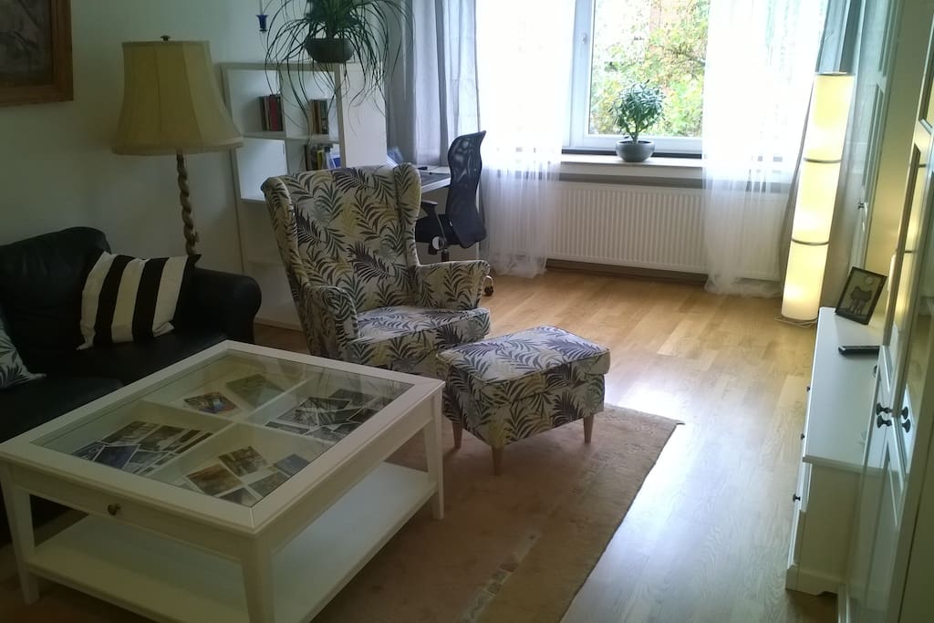 Wohnzimmer, Einzelbett zustellbar