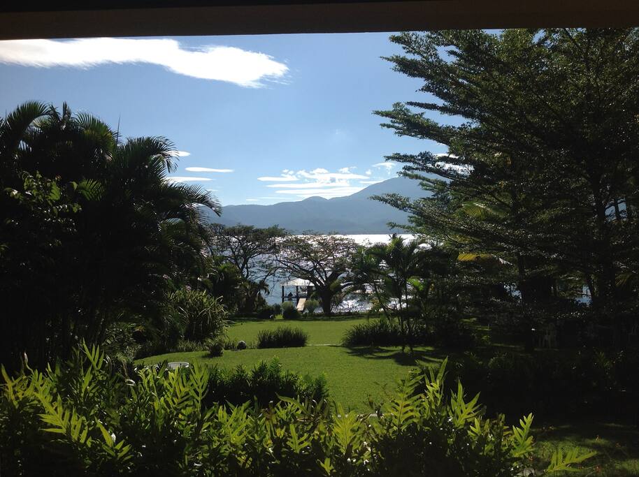 MARALVA, ( UN PARAISO EN EL LAGO DE COATEPEQUE)