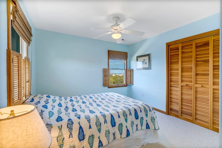 ห้องนอนควีนไซส์ชั้นบน