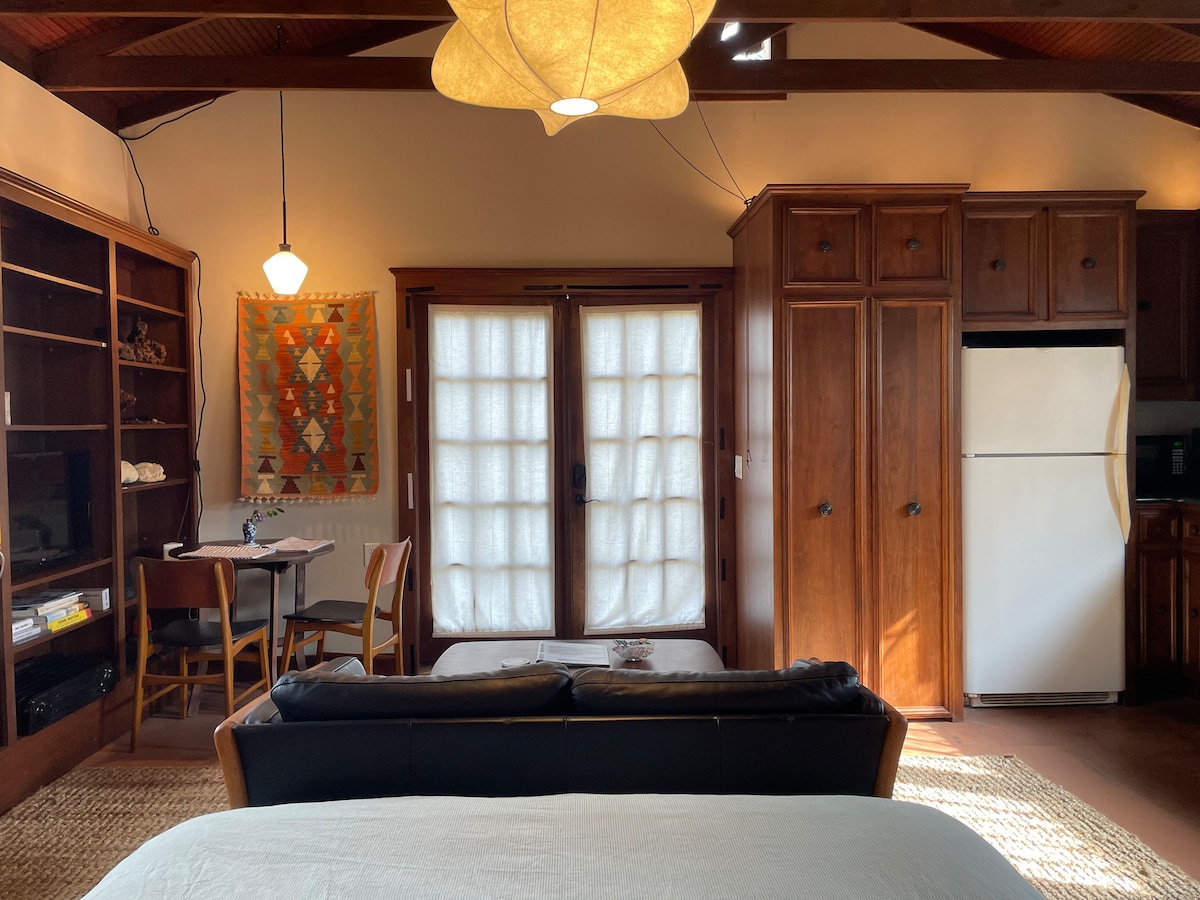 Backyard Guesthouse in Central Austin. MCM style.