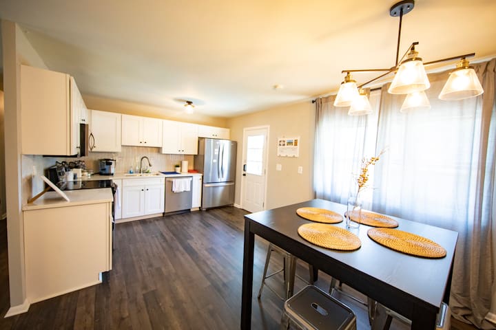 5 Min To Columbus Airport Free Parking Fast Wifi Houses