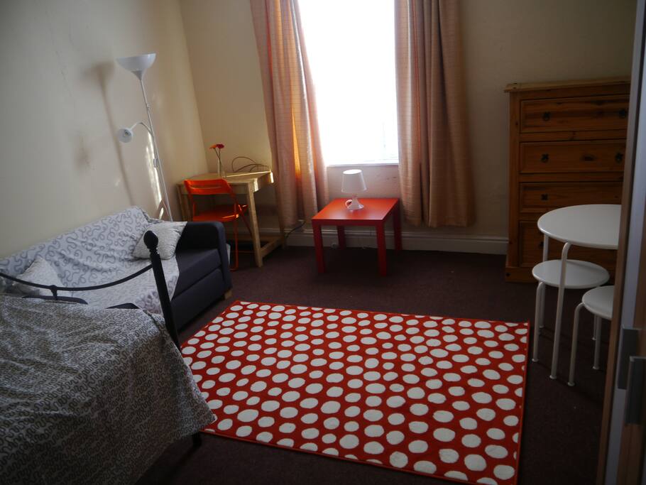 Ensuite Room 4 (first floor rear facing)