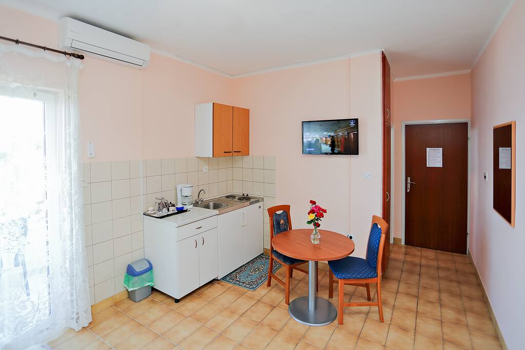 Kitchenette équipée