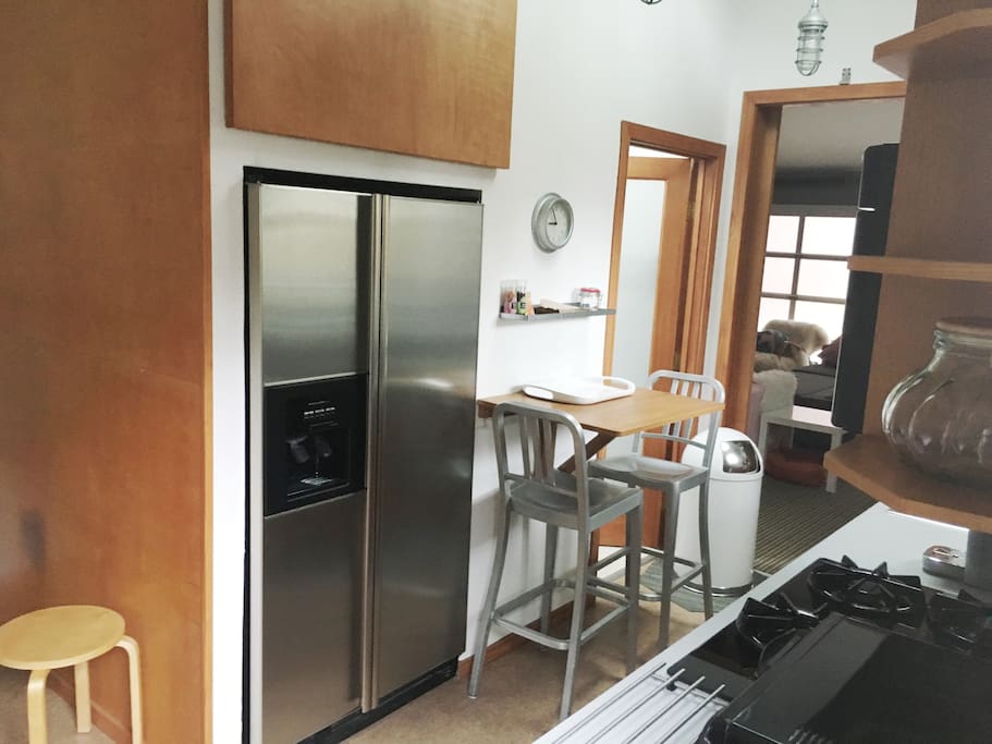 Full Modern Private Kitchen
