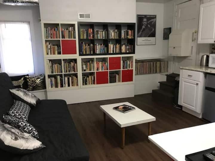 Delightful Studio By Lakeshore Ave. - Berkeley, CA