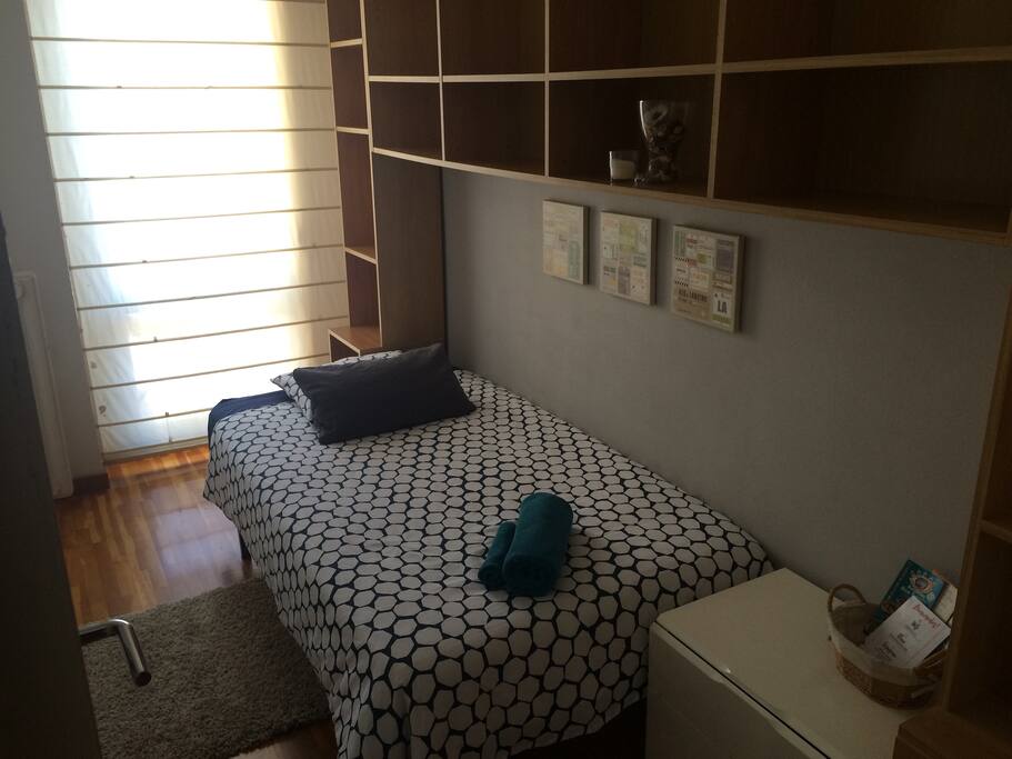 Habitación, se incluyen las toallas y sábanas.