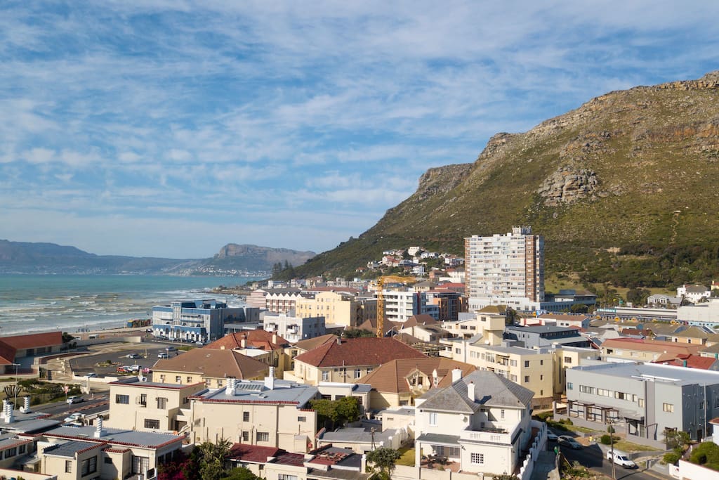 Located in the heart of Muizenberg and one road back from the beach.