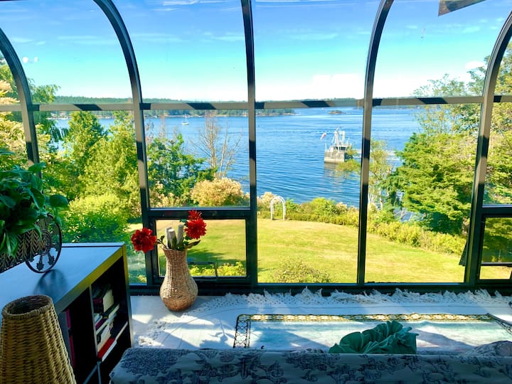 Family-Friendly Seaside House, Near Ferry and YYJ