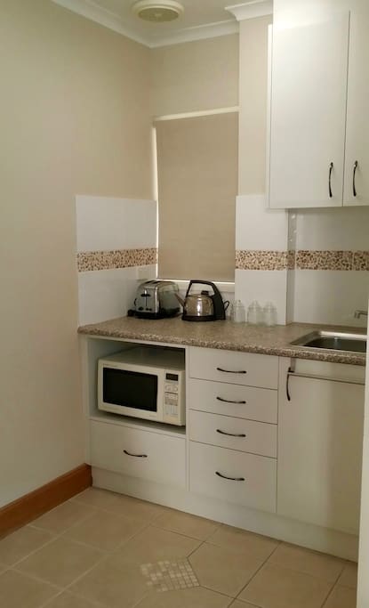well equipped kitchenette