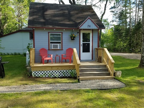 Corner Cabin, Romantic Getaway ;)